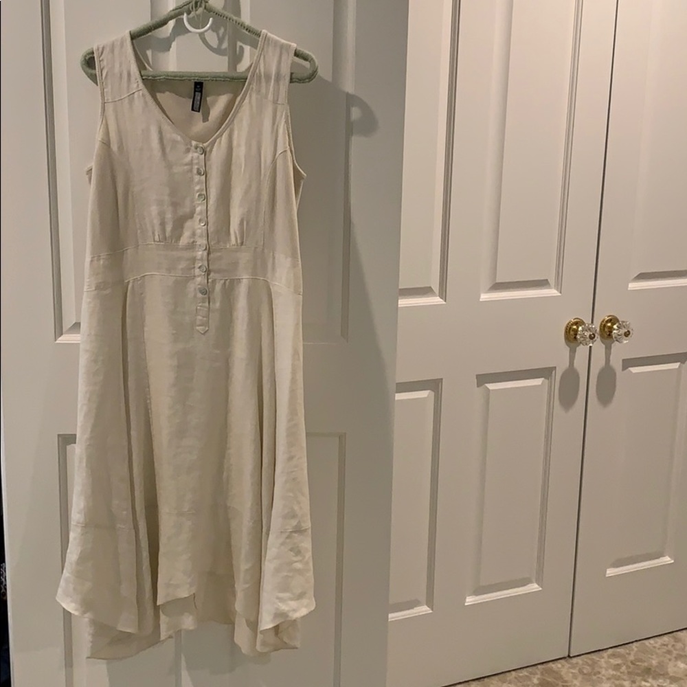 Linen dress. Size M. Perfect for summertime!!
